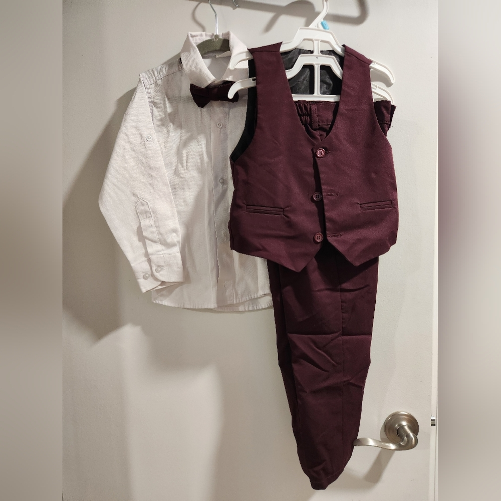 Stylish Boys Burgundy Suit with Bow Tie - Picture 2 of 5